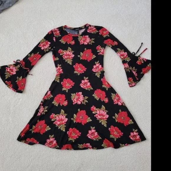 Forever 21 Dresses Flirty Red Floral Skater Dress Poshmark